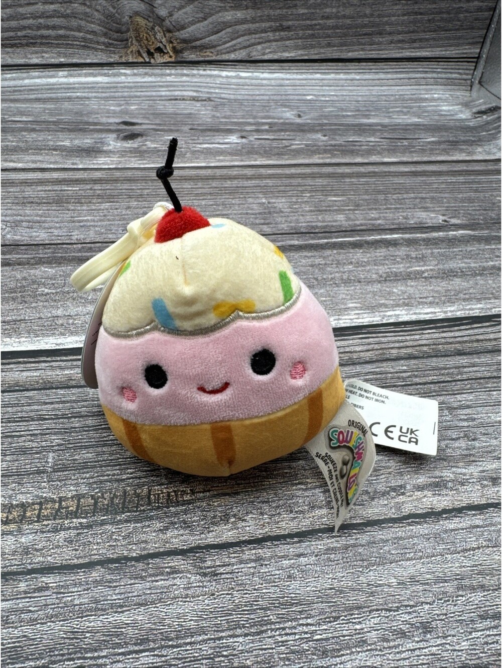 Squishmallows Clara the Cupcake 3.5" Clip-On BNWT by KellyToy 2021 Food Plush